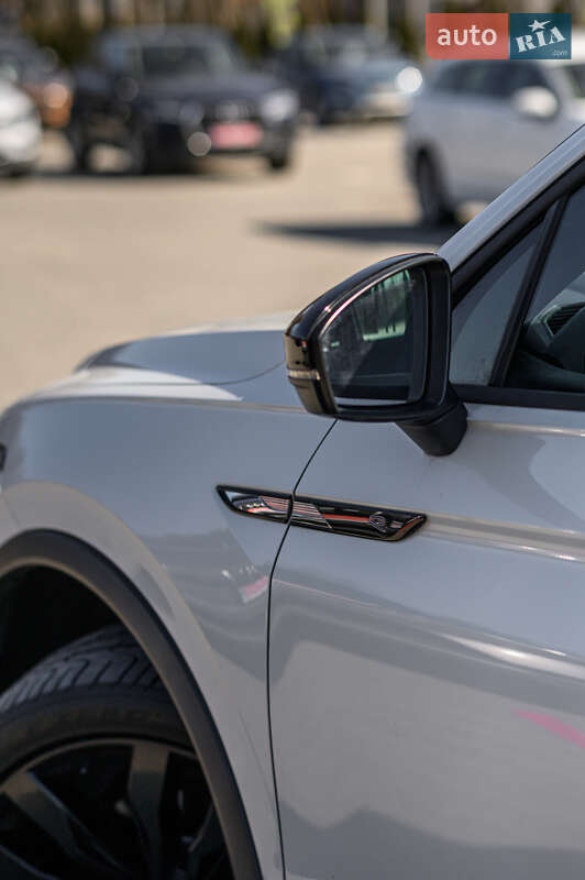 Внедорожник / Кроссовер Volkswagen Tiguan 2021 в Львове