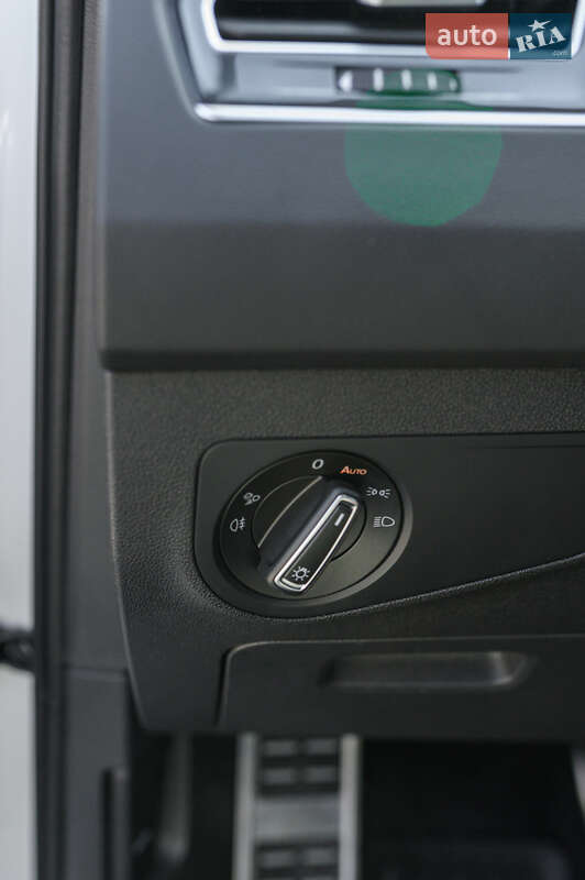 Внедорожник / Кроссовер Volkswagen Tiguan 2021 в Львове