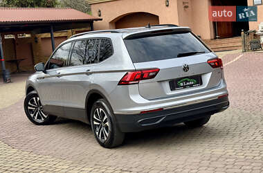 Внедорожник / Кроссовер Volkswagen Tiguan 2022 в 