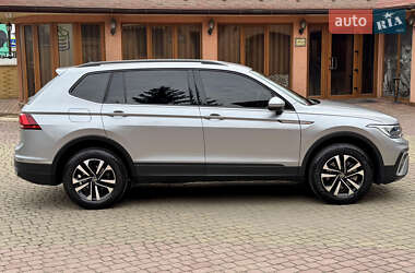 Внедорожник / Кроссовер Volkswagen Tiguan 2022 в 
