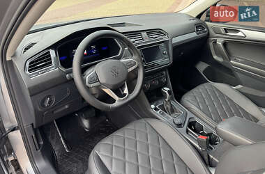 Внедорожник / Кроссовер Volkswagen Tiguan 2022 в 