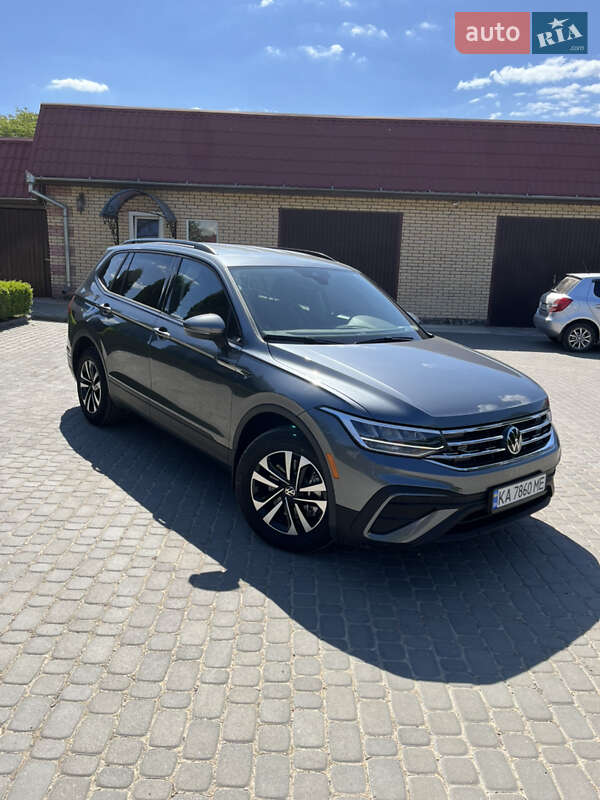 Внедорожник / Кроссовер Volkswagen Tiguan 2022 в 