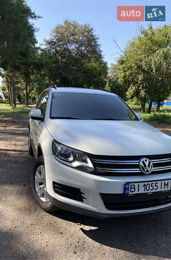 Внедорожник / Кроссовер Volkswagen Tiguan 2016 в 