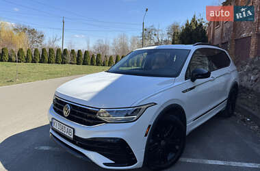 Внедорожник / Кроссовер Volkswagen Tiguan 2022 в 
