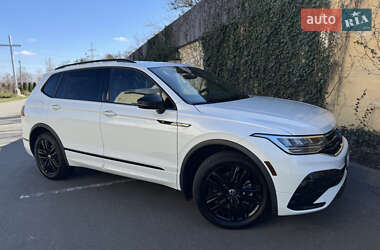 Внедорожник / Кроссовер Volkswagen Tiguan 2022 в 