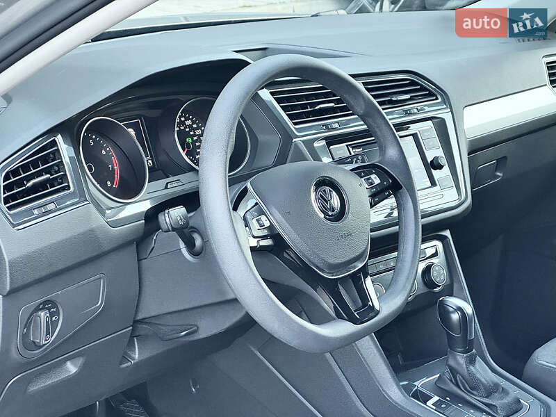 Внедорожник / Кроссовер Volkswagen Tiguan 2020 в Киеве