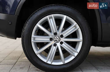 Внедорожник / Кроссовер Volkswagen Tiguan 2012 в 
