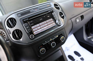 Внедорожник / Кроссовер Volkswagen Tiguan 2012 в 