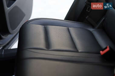 Внедорожник / Кроссовер Volkswagen Tiguan 2012 в 