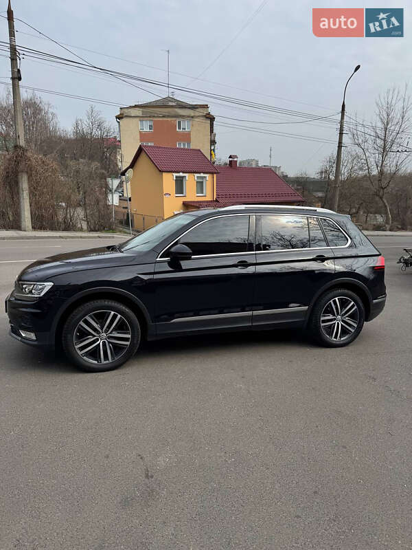 Позашляховик / Кросовер Volkswagen Tiguan 2016 в Звягелі