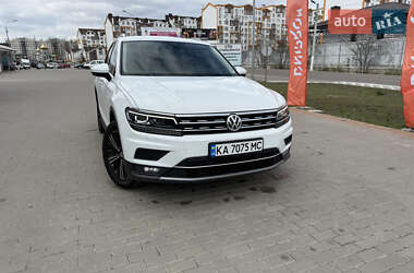 Внедорожник / Кроссовер Volkswagen Tiguan 2019 в 