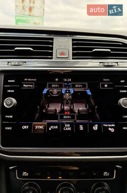 Внедорожник / Кроссовер Volkswagen Tiguan 2019 в 