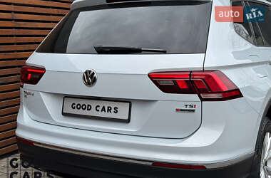 Внедорожник / Кроссовер Volkswagen Tiguan 2018 в 