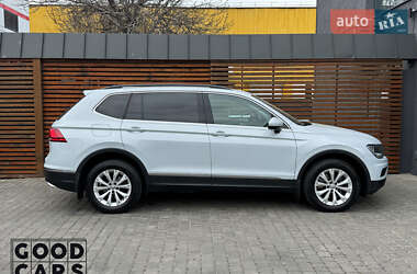 Внедорожник / Кроссовер Volkswagen Tiguan 2018 в 