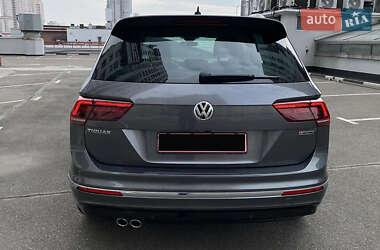 Внедорожник / Кроссовер Volkswagen Tiguan 2018 в 