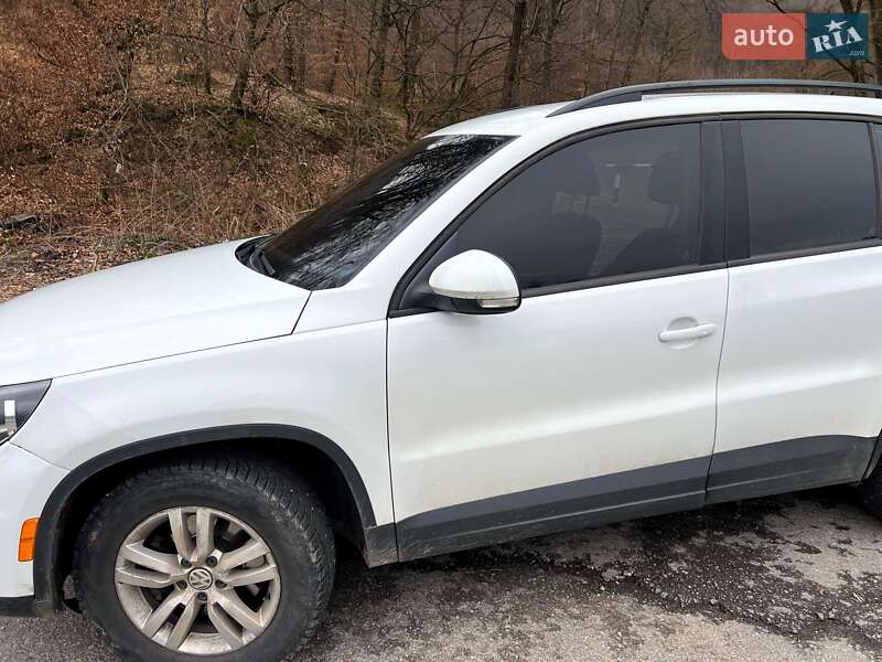 Внедорожник / Кроссовер Volkswagen Tiguan 2015 в Ужгороде