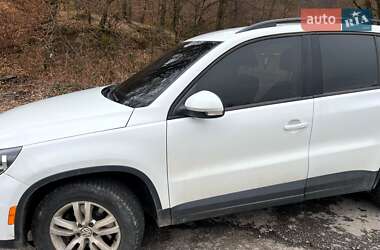 Внедорожник / Кроссовер Volkswagen Tiguan 2015 в 