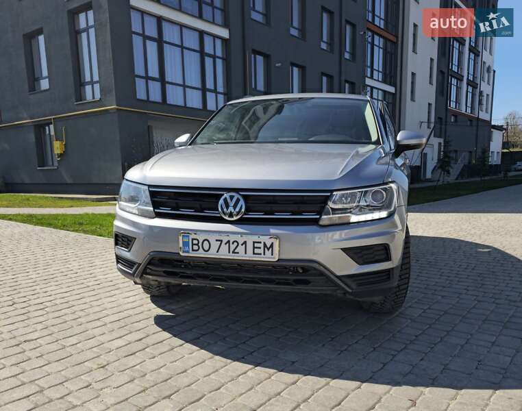 Внедорожник / Кроссовер Volkswagen Tiguan 2019 в 
