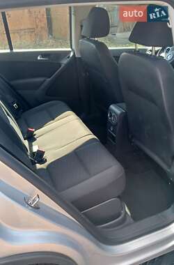 Внедорожник / Кроссовер Volkswagen Tiguan 2012 в 