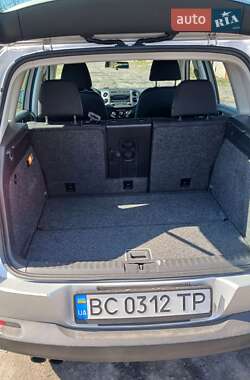 Внедорожник / Кроссовер Volkswagen Tiguan 2012 в 