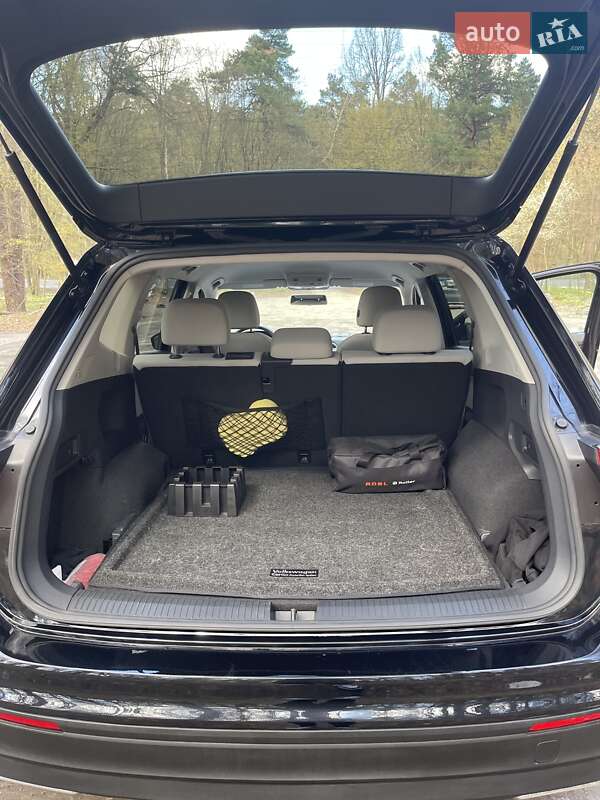 Внедорожник / Кроссовер Volkswagen Tiguan 2021 в Львове