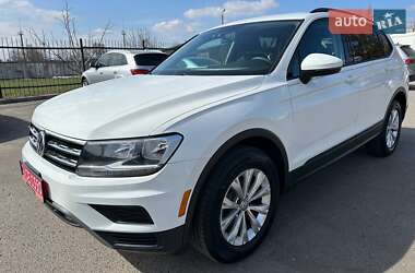 Позашляховик / Кросовер Volkswagen Tiguan 2017 в 