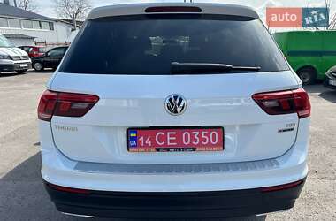 Позашляховик / Кросовер Volkswagen Tiguan 2017 в 