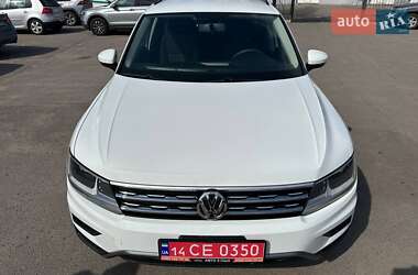Позашляховик / Кросовер Volkswagen Tiguan 2017 в 