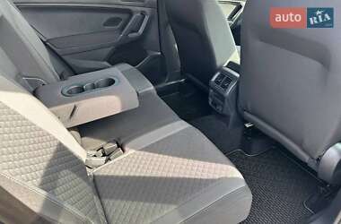 Позашляховик / Кросовер Volkswagen Tiguan 2017 в 