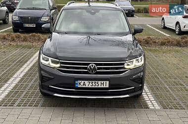 Внедорожник / Кроссовер Volkswagen Tiguan 2021 в 