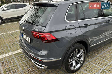 Внедорожник / Кроссовер Volkswagen Tiguan 2021 в 