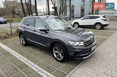 Внедорожник / Кроссовер Volkswagen Tiguan 2021 в 