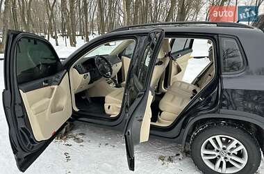 Внедорожник / Кроссовер Volkswagen Tiguan 2015 в 