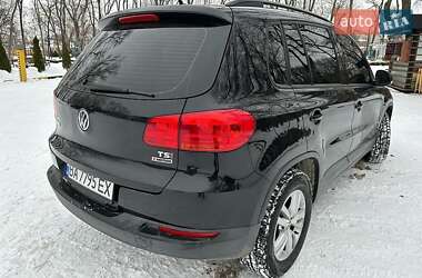Внедорожник / Кроссовер Volkswagen Tiguan 2015 в 