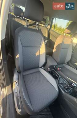 Позашляховик / Кросовер Volkswagen Tiguan 2017 в 