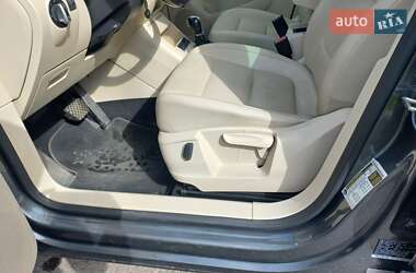 Внедорожник / Кроссовер Volkswagen Tiguan 2013 в 