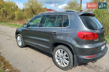 Внедорожник / Кроссовер Volkswagen Tiguan 2013 в 