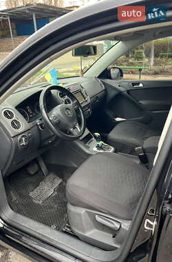 Внедорожник / Кроссовер Volkswagen Tiguan 2010 в 