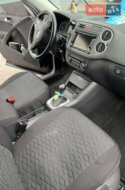 Внедорожник / Кроссовер Volkswagen Tiguan 2010 в 