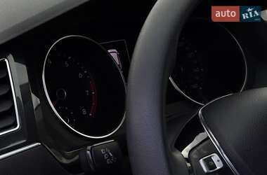 Внедорожник / Кроссовер Volkswagen Tiguan 2019 в 