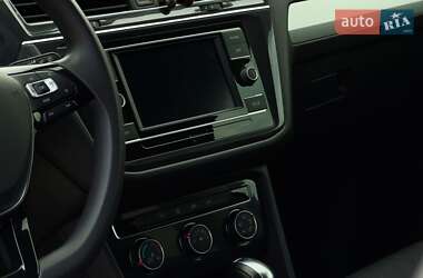 Внедорожник / Кроссовер Volkswagen Tiguan 2019 в 