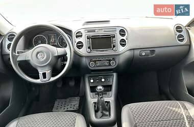 Внедорожник / Кроссовер Volkswagen Tiguan 2011 в 