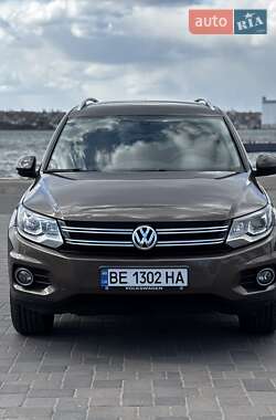 Позашляховик / Кросовер Volkswagen Tiguan 2012 в 