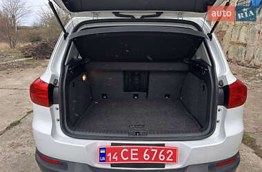 Внедорожник / Кроссовер Volkswagen Tiguan 2016 в 