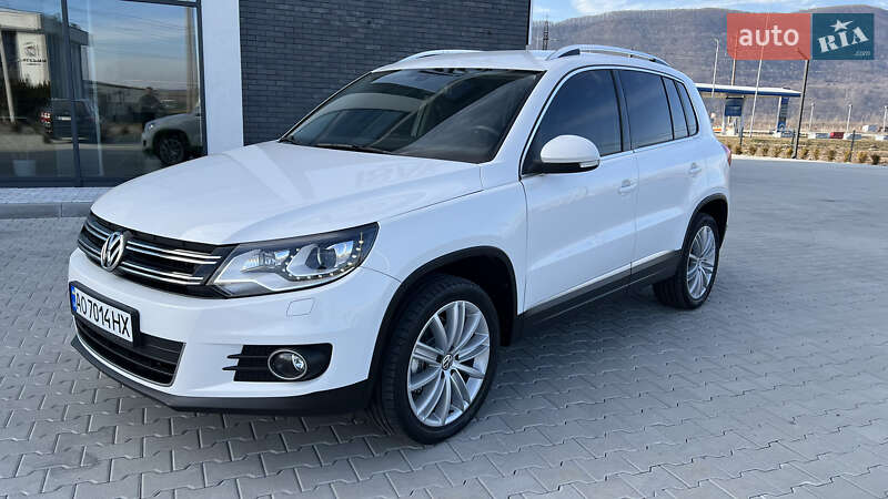 Внедорожник / Кроссовер Volkswagen Tiguan 2013 в Хусте