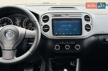Внедорожник / Кроссовер Volkswagen Tiguan 2011 в 