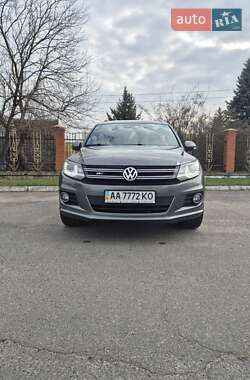 Внедорожник / Кроссовер Volkswagen Tiguan 2012 в 