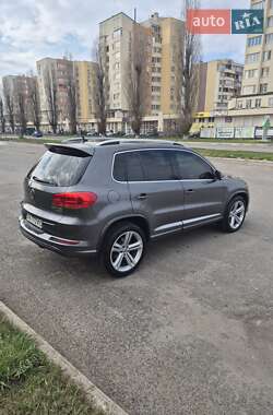 Внедорожник / Кроссовер Volkswagen Tiguan 2012 в 