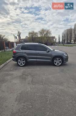 Внедорожник / Кроссовер Volkswagen Tiguan 2012 в 