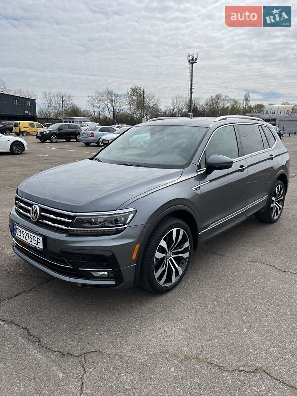 Внедорожник / Кроссовер Volkswagen Tiguan 2020 в 